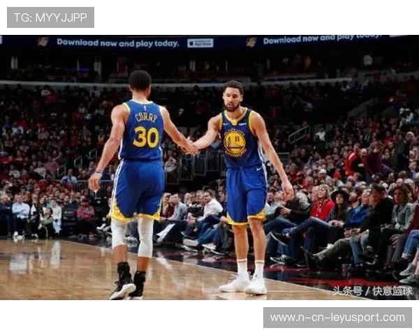 勇士库里节末四分卫式传球撕开整条防线